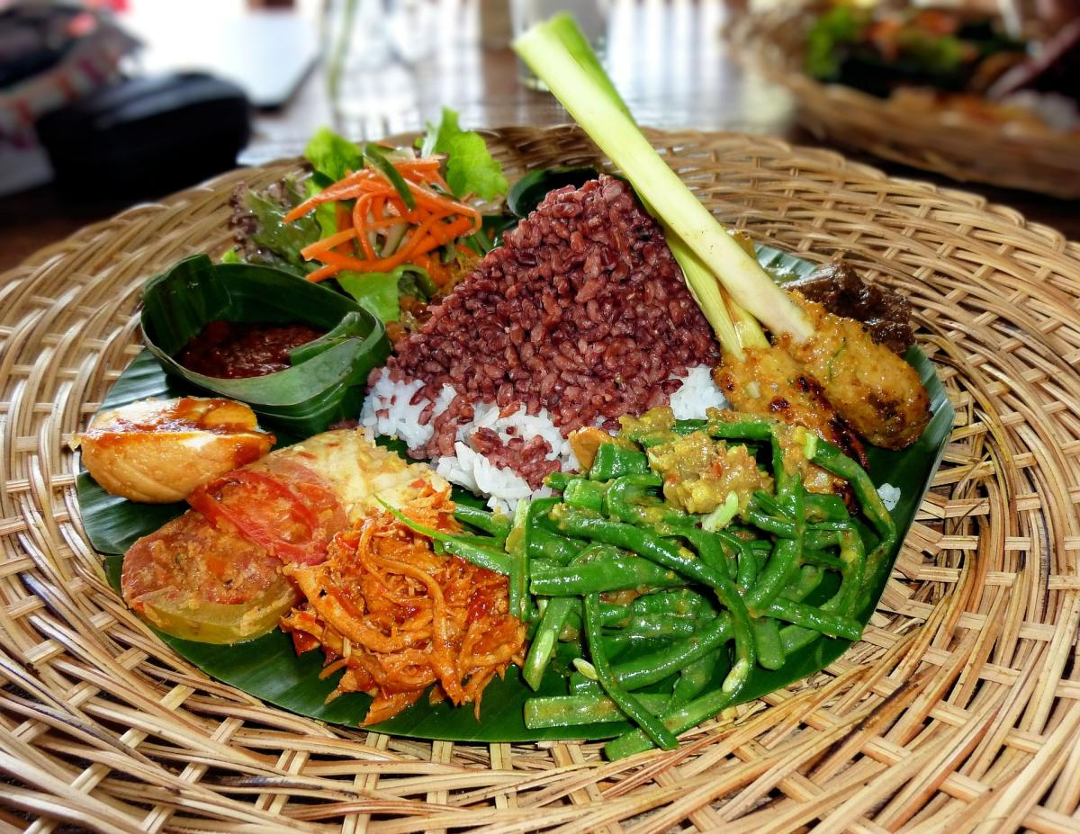 Bandung Food Lab: healthy food and innovative street food tools